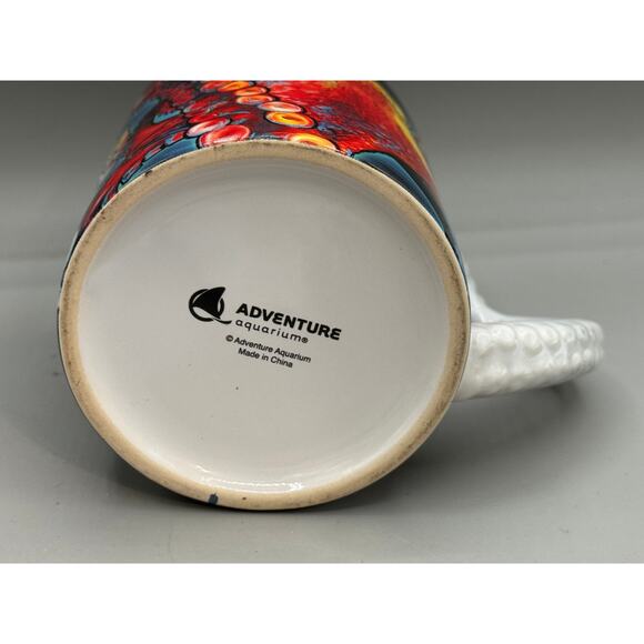 Adventure Aquarium Octopus Handle Mug - Picture 3 of 3